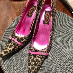 Leopard pink 4” retro pointy pumps heels 8 1/2.